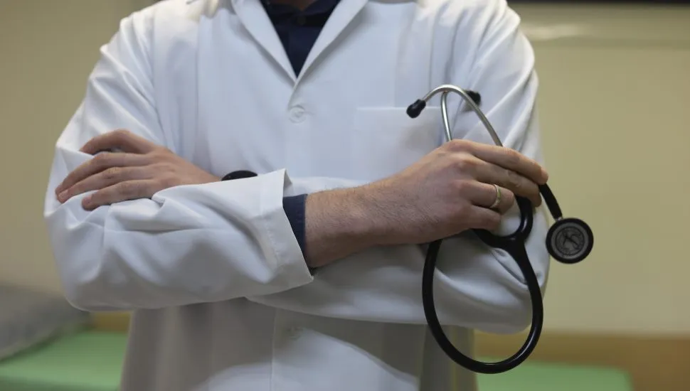 No Dia do Médico, a evolução da medicina reforça a importância de manter a escuta, o diálogo e o cuidado humano no centro da relação entre médicos e pacientes