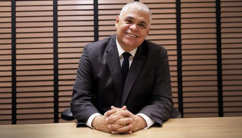 Antonio Carlos de Farias, diretor de Inovação e Desenvolvimento da Unimed Paraná, reforça que os avanços tecnológicos ampliam as possibilidades da medicina, mas o diálogo e o acolhimento continuam essenciais no cuidado com os pacientes.