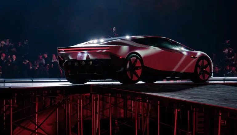 Tesla Roadster roquet traseira