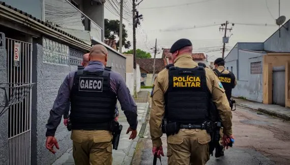 PM afasta policiais no Paraná investigados por compartilhar vídeos de tortura em grupos fechados