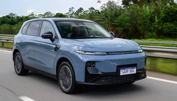 Leapmotor B10 Ultra-Híbrido estreia por R$ 179.990 e até 900 km de autonomia combinada