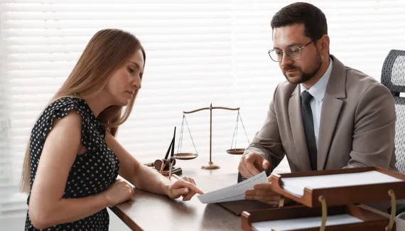 O que o cliente avalia antes de contratar um advogado?