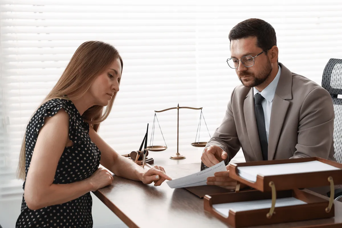O que o cliente avalia antes de contratar um advogado?