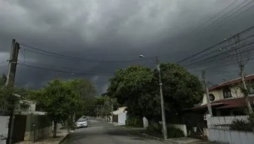 Temporal com granizo atinge Curitiba e região nesta sexta-feira