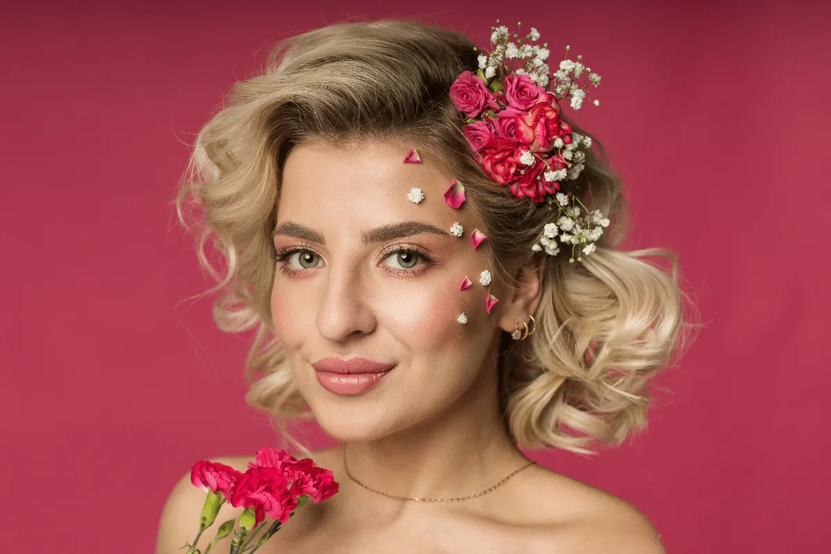 Da passarela à rotina: como incorporar cores e flores à produção de beleza