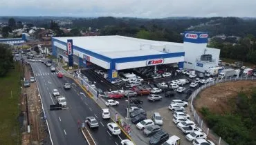O que explica o crescimento das redes bilionárias de SC em meio à crise do varejo 