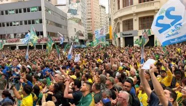 Flavio Bolsonaro (PL) vence em Curitiba com 62,2% dos votos