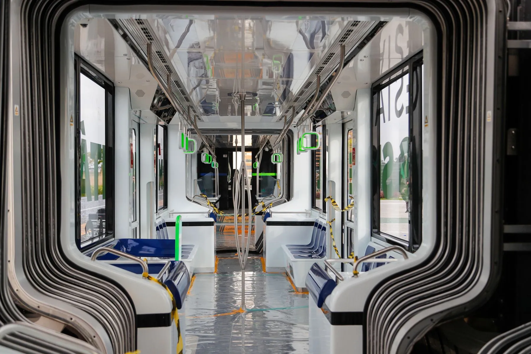 De 7 ônibus a 4 horas no trânsito: o desafio de trabalhar em Curitiba e morar na RMC