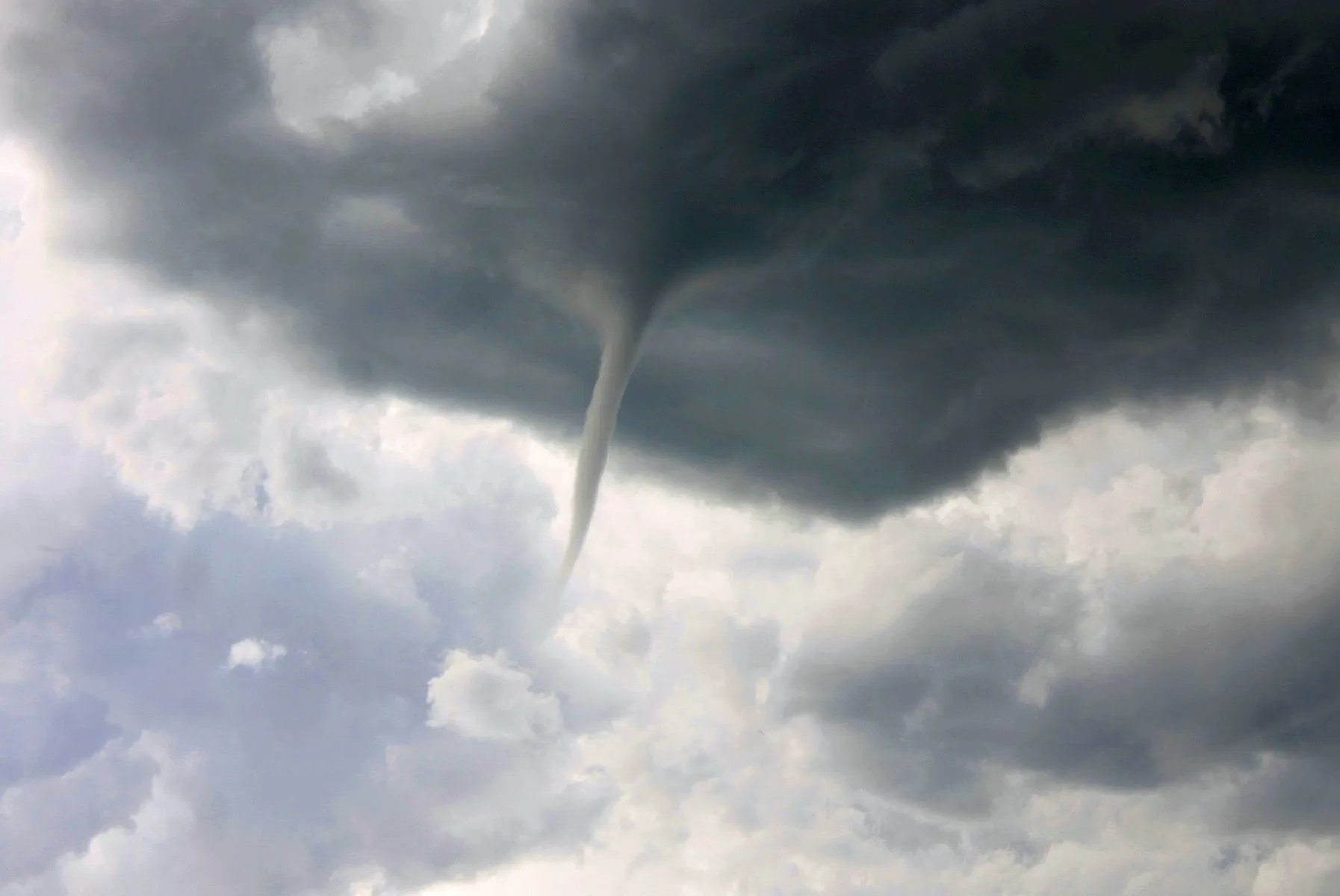 El Niño chega ao nível “muito forte” e amplia atenção para temporais e tornados em SC
