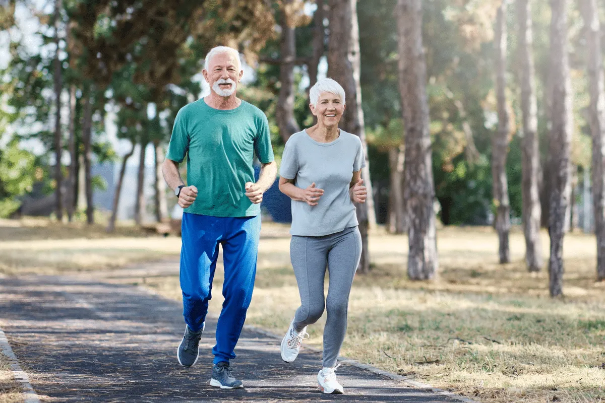 Dia Mundial da Osteoporose: 7 cuidados para proteger os ossos antes da primeira fratura
