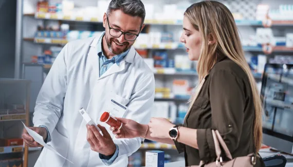 Automedicação: 5 erros comuns que podem colocar a saúde em risco