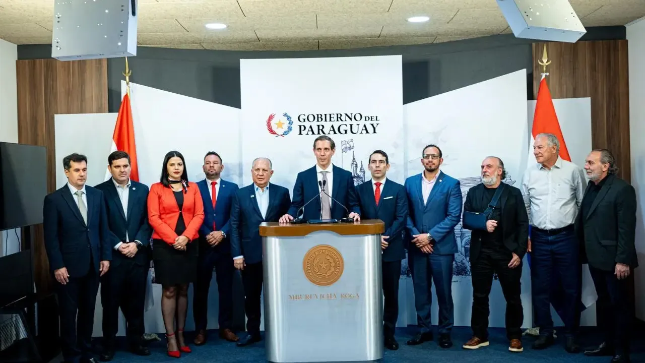 Grupo Pluma
