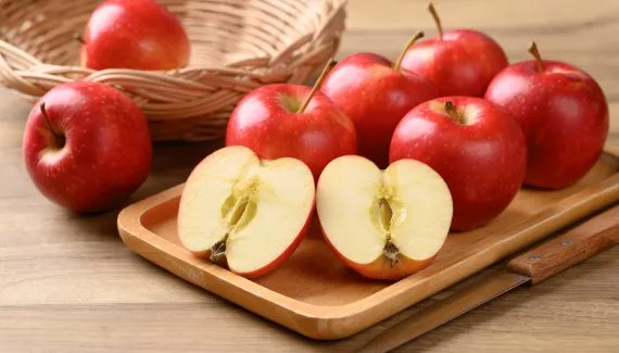 Uma maçã por dia mantém o médico longe? Entenda o ditado e conheça 7 benefícios da fruta