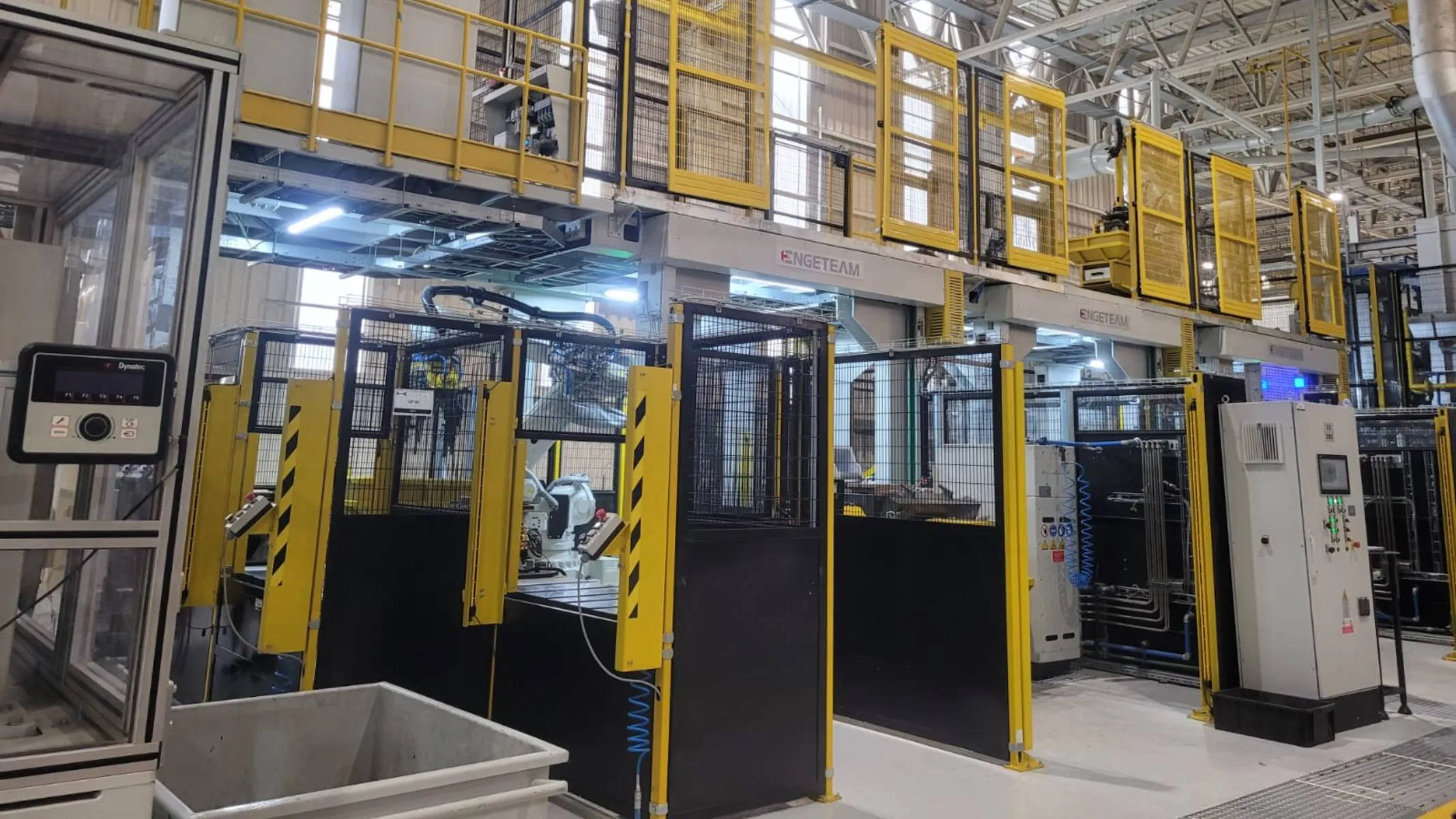 Imagem mostra detalhes da fábrica da Horse Powertrain em São José dos Pinhais.