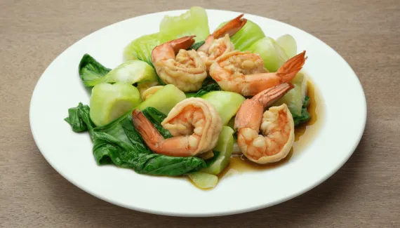 Como preparar acelga chinesa? Veja 3 ideias para um jantar leve e saudável