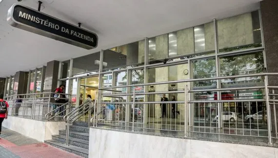 Receita Federal libera consulta ao lote residual do IR 2026