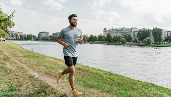 Esportes ao ar livre: 4 cuidados para proteger tornozelos, joelhos e quadril