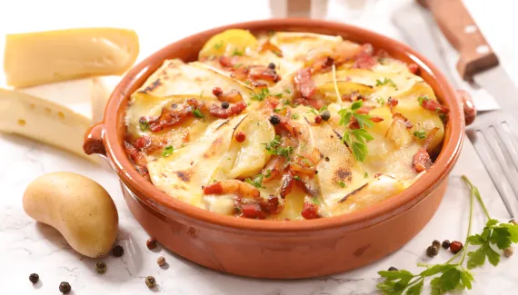 Tartiflette: conheça a receita francesa que combina batata, queijo e bacon