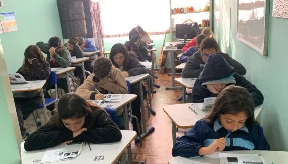 Como é o protocolo que identifica alunos superdotados na rede estadual do Paraná