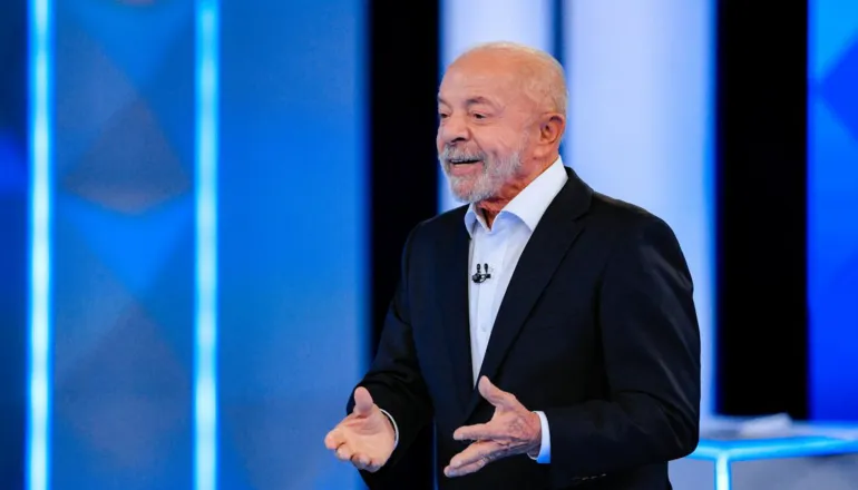 Lula cresceu quase 25% em número de votos no Paraná, enquanto Flávio Bolsonaro avançou 8,8%