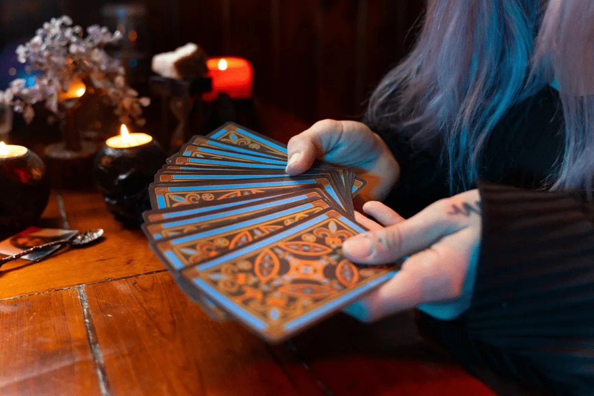 Tarot do dia: previsão para os 12 signos em 27/10/2026
