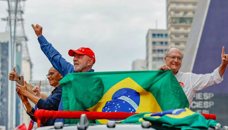 Quais cidades do Paraná mais votaram em Lula? Petista superou 60% dos votos em três municípios
