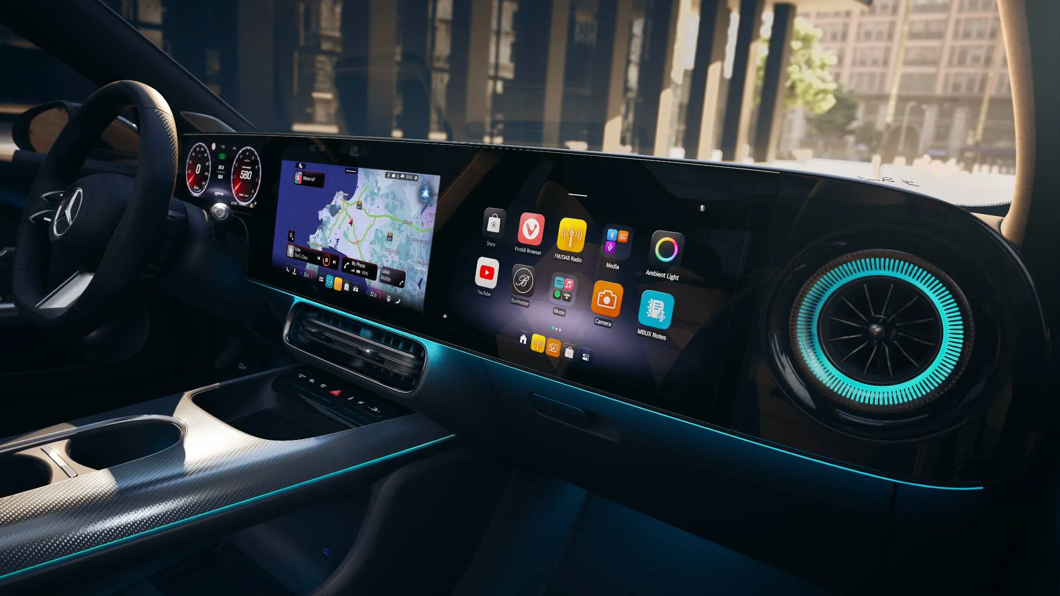 Imagem mostra destalhes da Mercedes-Benz CLA 200 AMG Line detalhe para a super tela - Focado na experiência digital, a cabine traz a nova geração do sistema MBUX com o painel Superscreen e o volante do pacote AMG Line.