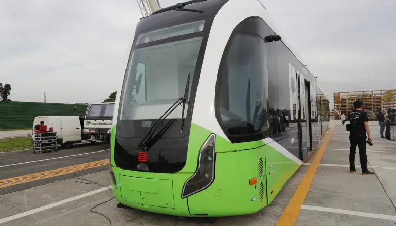 Bonde Urbano Digital sai de circulação na Grande Curitiba e será devolvido ao fabricante