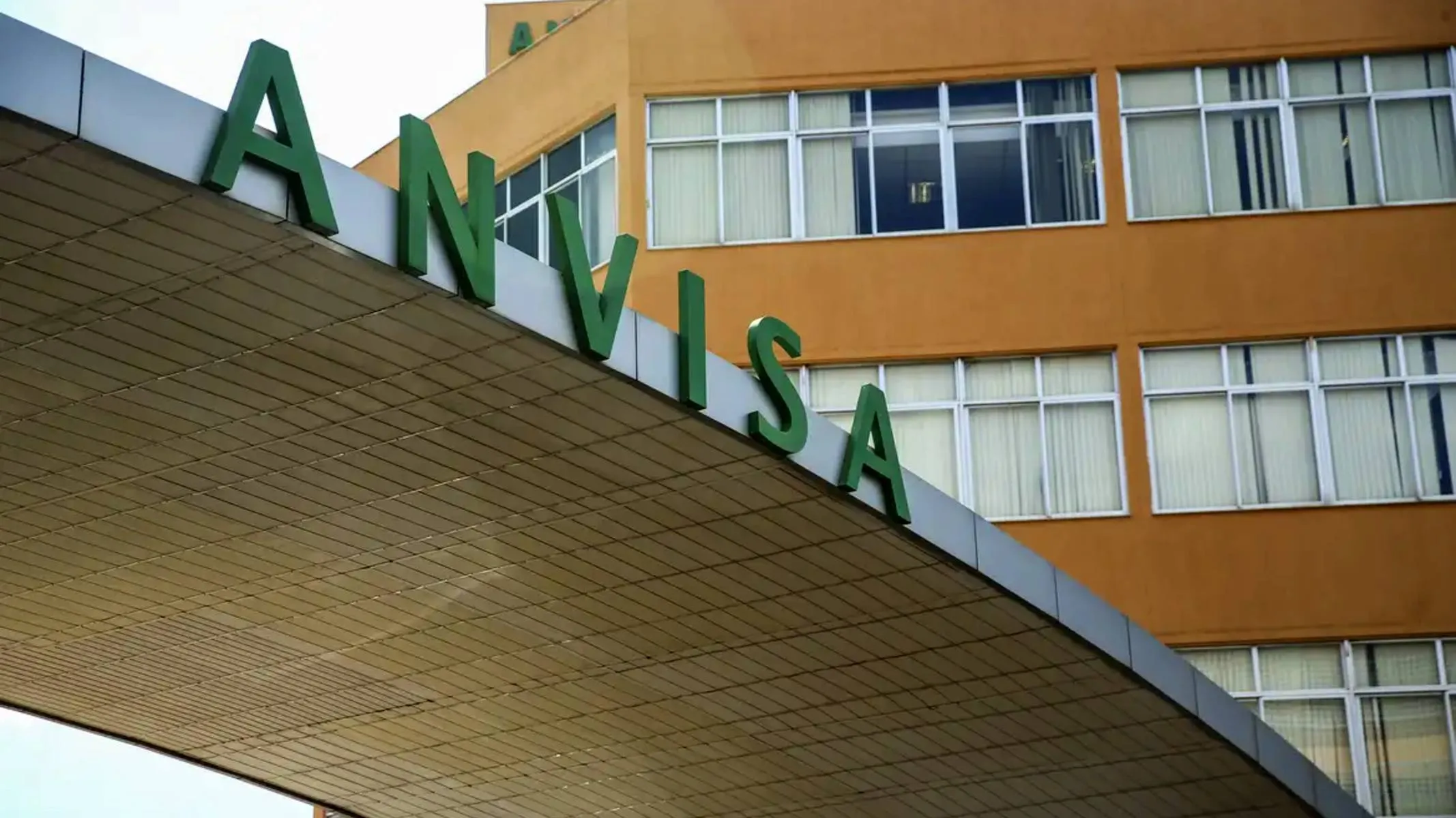 Anvisa proíbe picolé com melatonina e suplemento por risco à saúde
