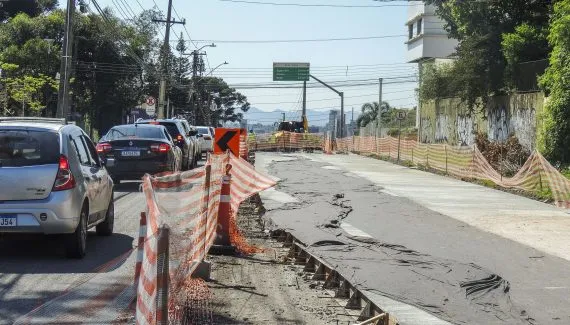 Rua de Curitiba terá bloqueio por 90 dias a partir desta quinta; veja desvios