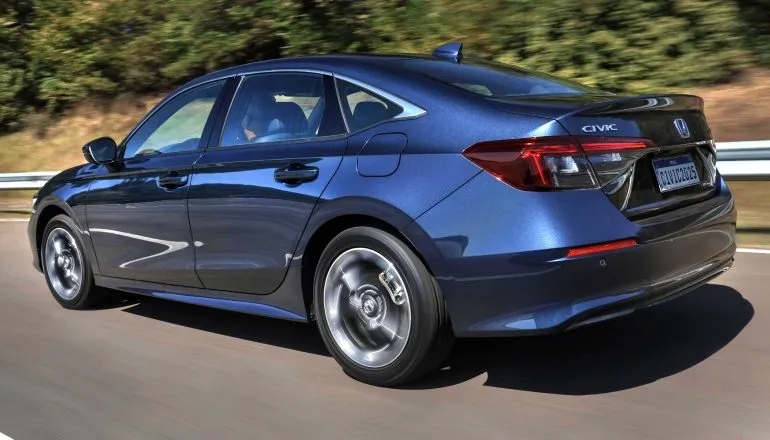 Honda Civic Advanced Hybrid traseira lateral azul