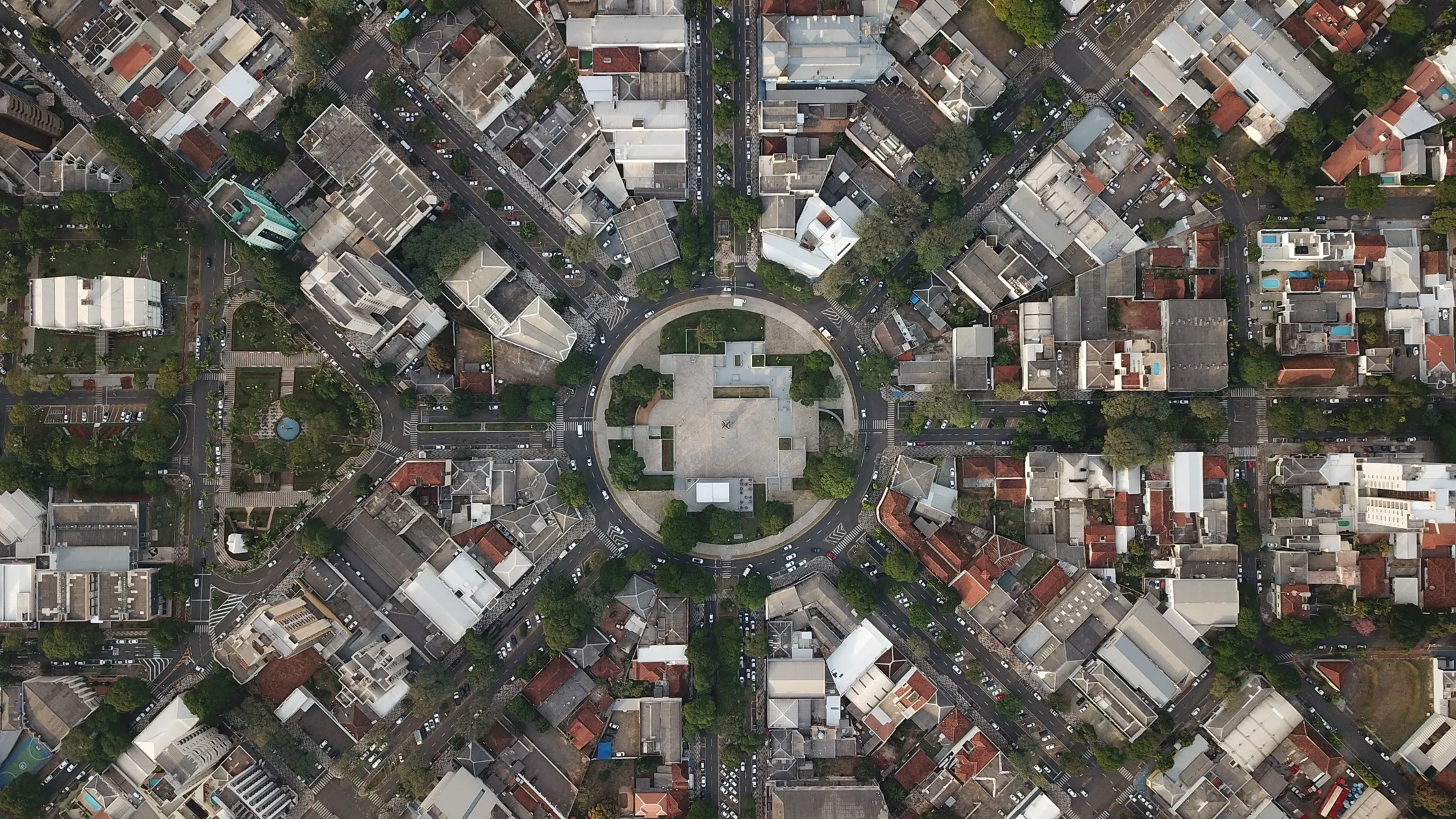 Qual das maiores cidades do Paraná oferece o melhor custo-benefício para morar? Veja ranking