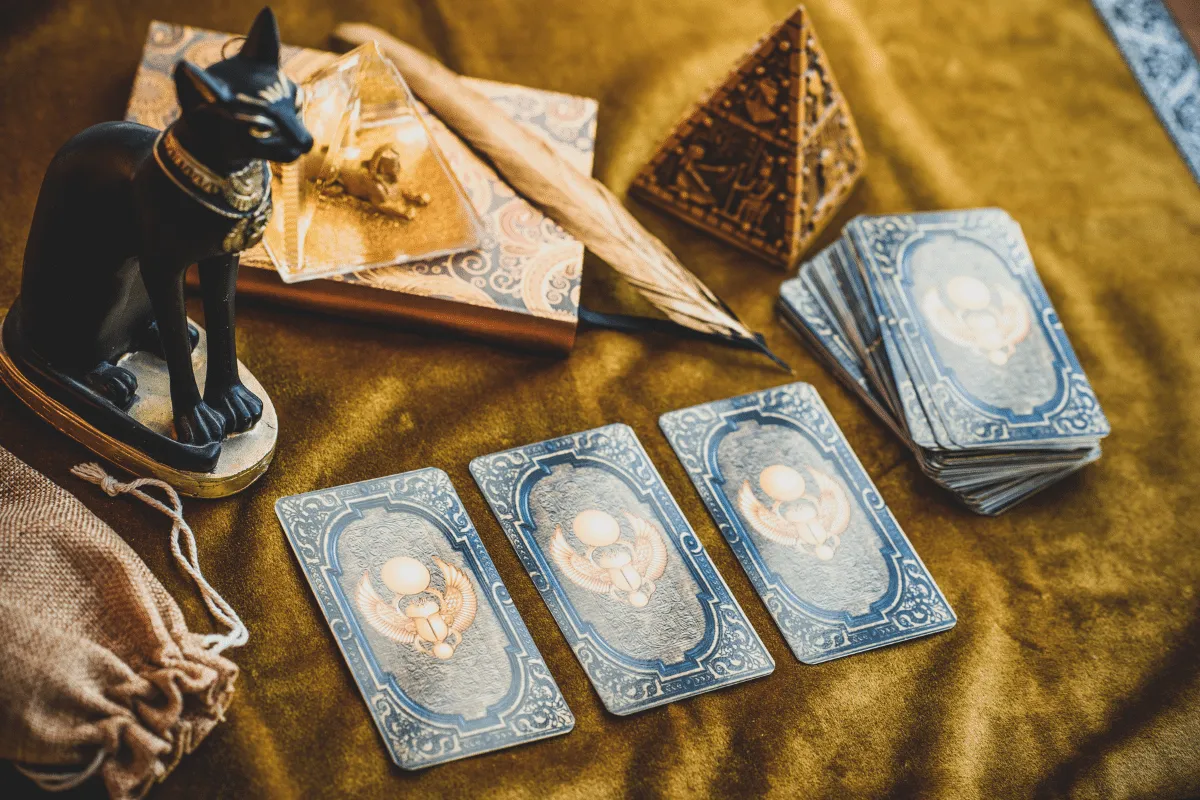 Tarot do dia: previsão para os 12 signos em 31/10/2026