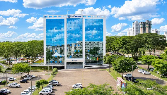 Universidade do Paraná expulsa alunos de Medicina por mensagens contra bolsistas