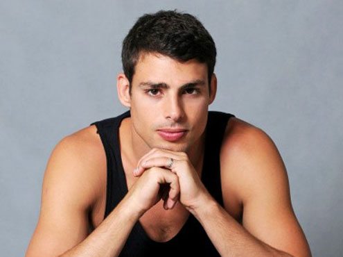 Cauã Reymond é tratado como 'rei' na Rede Globo. Foto: Divulgação.