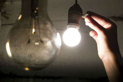 A conta de luz vai ficar mais cara e a de água já subiu. Foto: Arquivo.