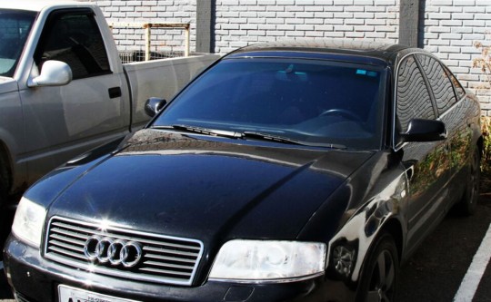 Com ele, os policiais apreenderam R$ 34 mil em espécie e um automóvel de luxo modelo Audi A6 blindado. Foto: Reprodução.