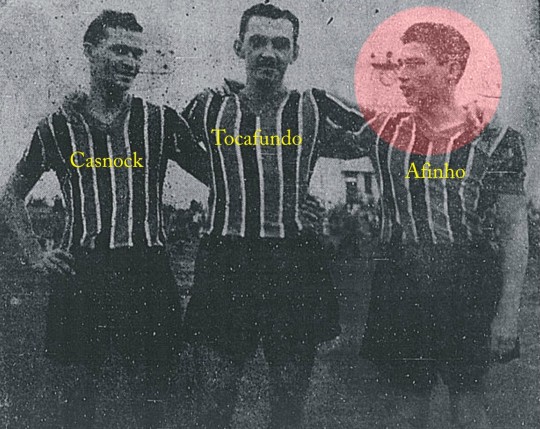 Casnock, Tocafundo e Afinho, os craques do Ferroviário de 1952. Naquele ano, Afinho foi artilheiro do Campeonato Paranaense. Foto: http://historiadoparanaclube.blogspot.com.br/