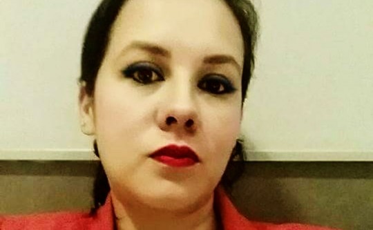 Familiares buscam Dafinan Criss Rocha, 27 anos, dona de uma loja de roupas no Portão.