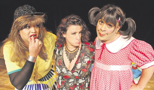 Grace Gianoukas se apresenta em Curitiba com o espetáculo "Grace Gianoukas Recebe," na sexta (12).