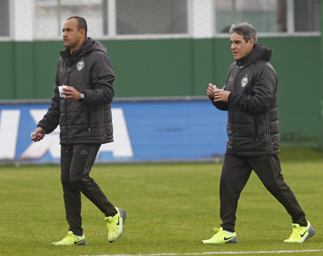 Carpegiani não sabe se vai contar com Kléber, Alan Santos e Carlinhos na partida desta quarta (31). Foto: Antônio More