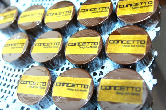 Pão de mel brinde da Concetto tem impressão em papel de arroz e geleia comestíveis (Foto: Raquel Tannuri Santana).