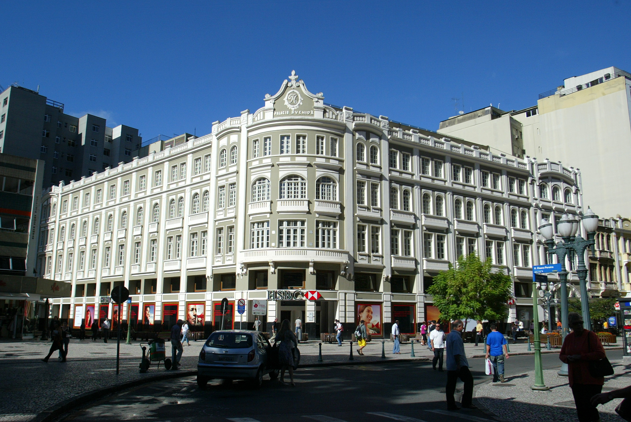 Bancários farão manifestação em frente ao Palácio Avenida, marcando o início das negociações salariais deste ano.