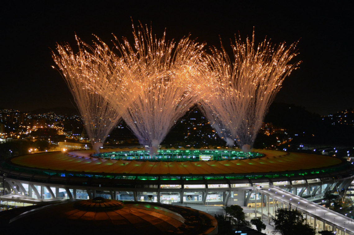 A prévia mostrou pouco, mas pelo menos esse belo show pirotécnico. Foto: Delmiro Júnior/Estadão Conteúdo