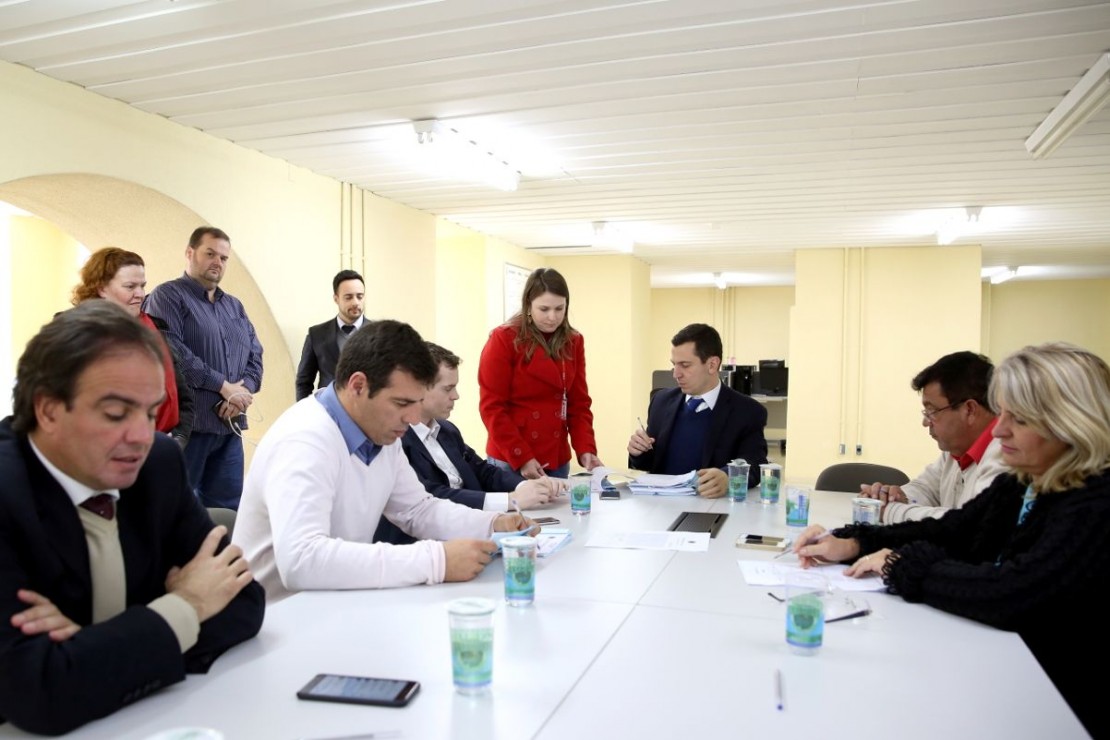 Comissão de Legislação, Justiça e Redação arquiva proposta que acabava com subsídio de vice prefeito.