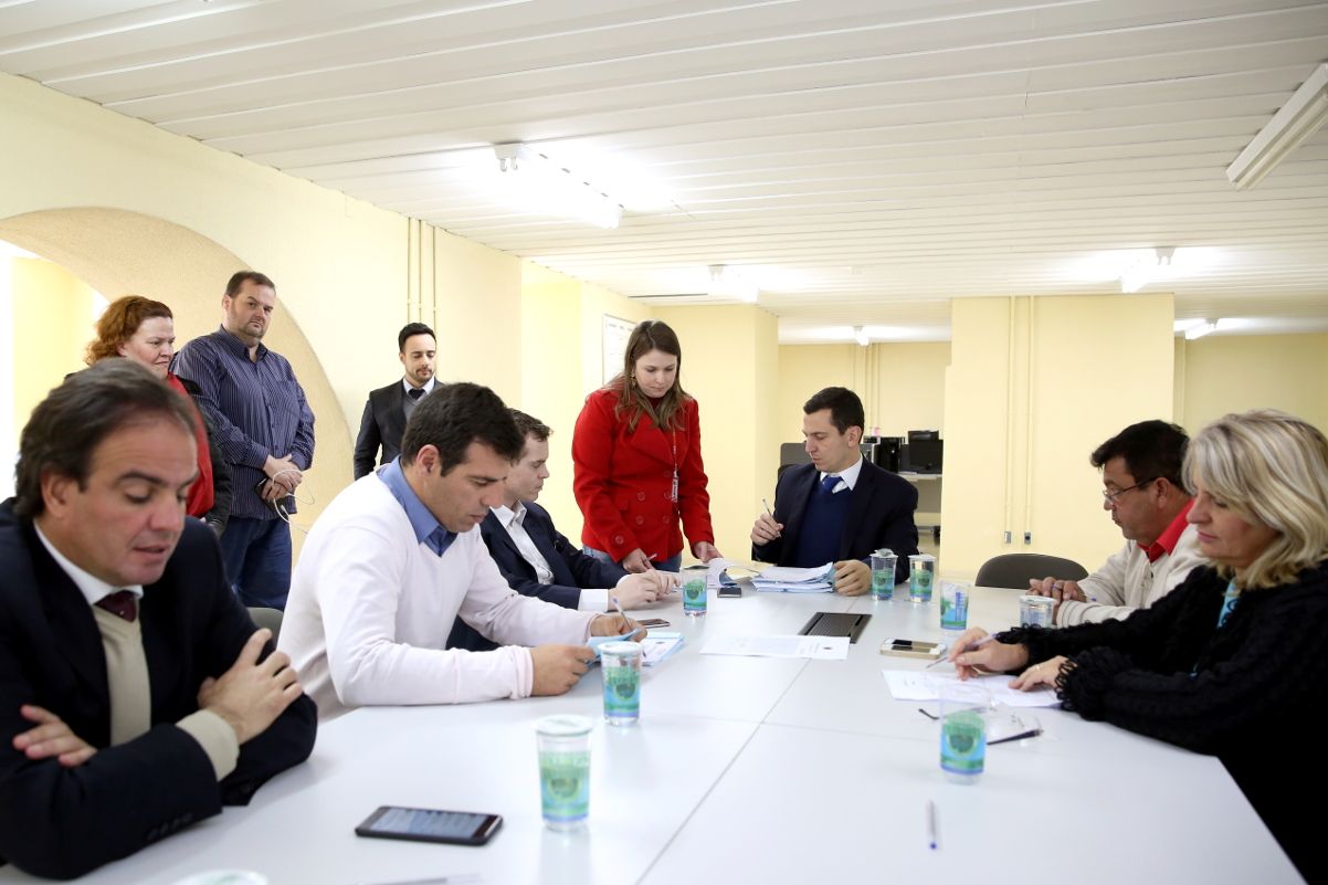 Comissão de Legislação, Justiça e Redação arquiva proposta que acabava com subsídio de vice prefeito.