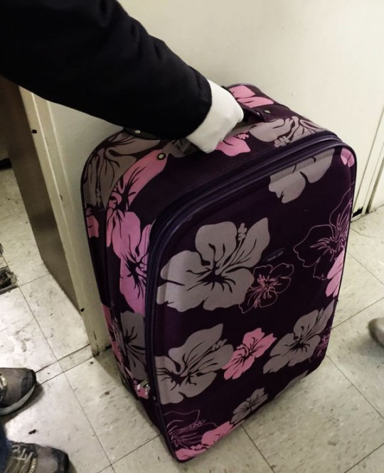 A mala usada no crime foi achada pelos policiais. Foto: Lucas Sarzi