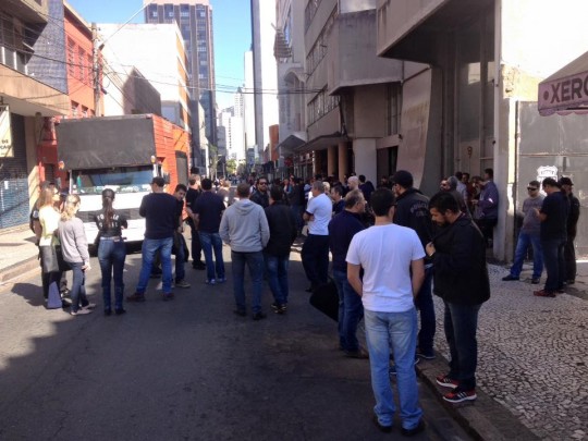 A greve dura um dia, apenas.