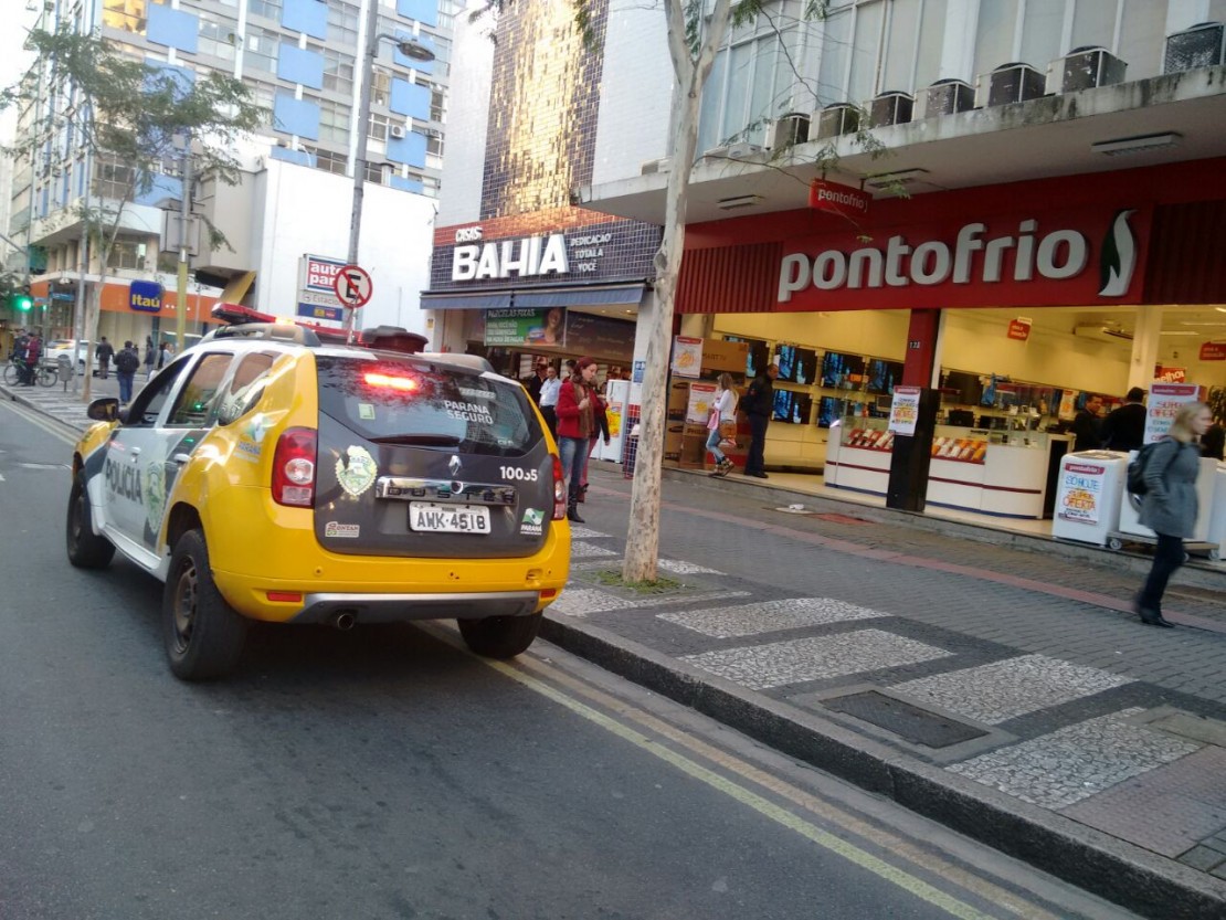Roubo de celulares na Ponto Frio da Marechal Deodoro.