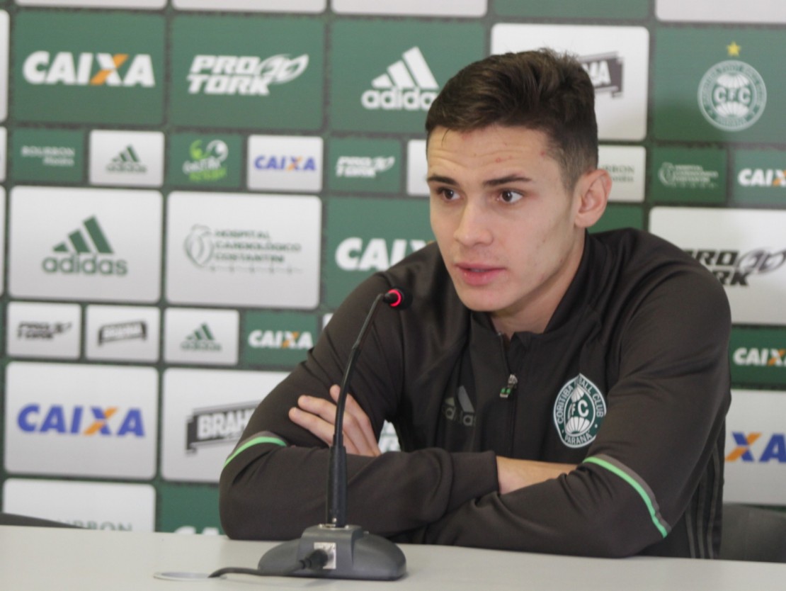 “Queremos entrar para a história do clube”, afirma o meia Raphael Veiga. Foto: Divulgação/CFC